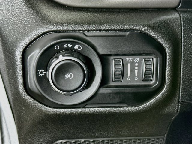 Used 2021 Silver Jeep Unlimited Willys image 10