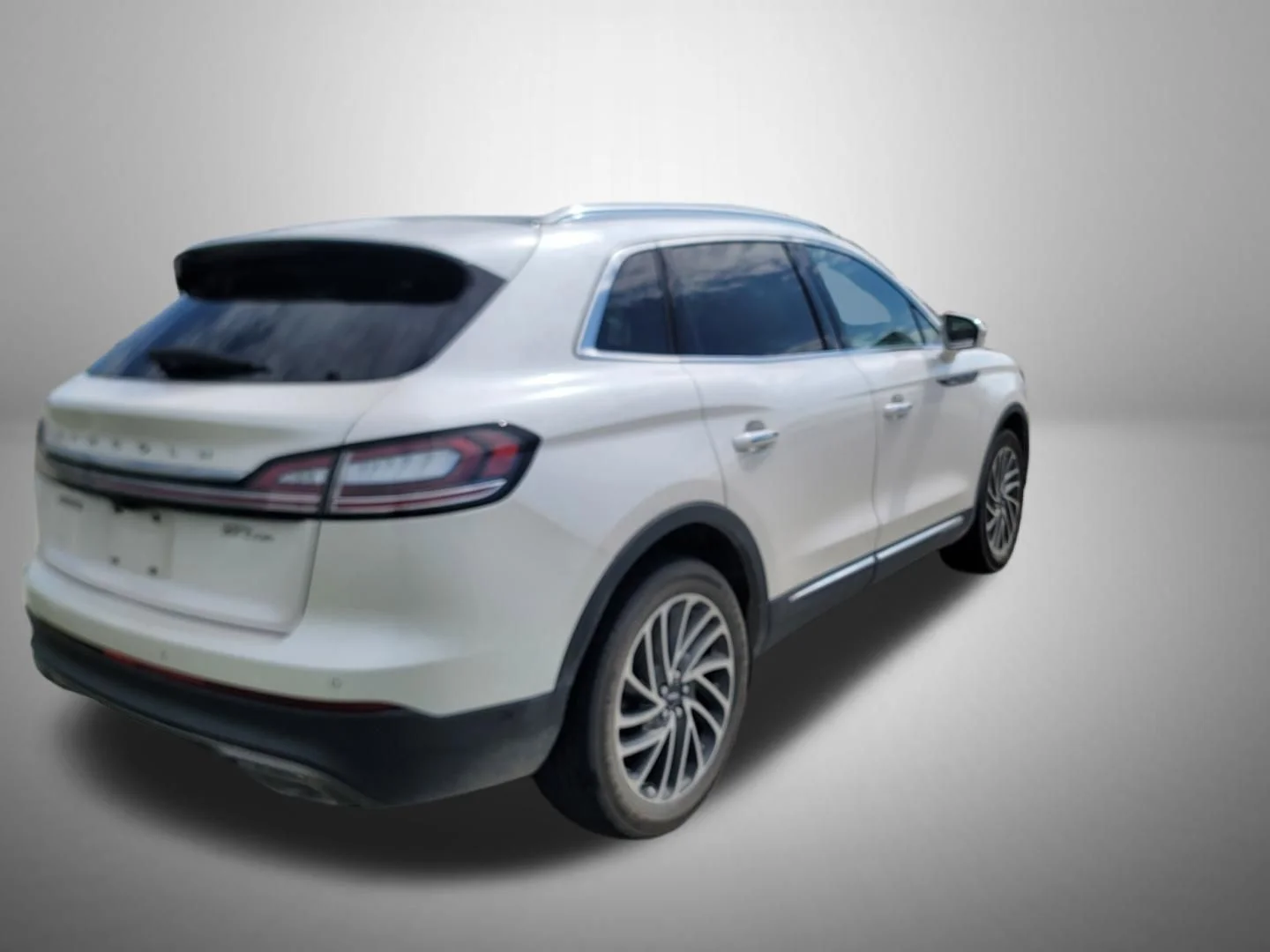 Certified Used 2019 White Lincoln Reserve image 3