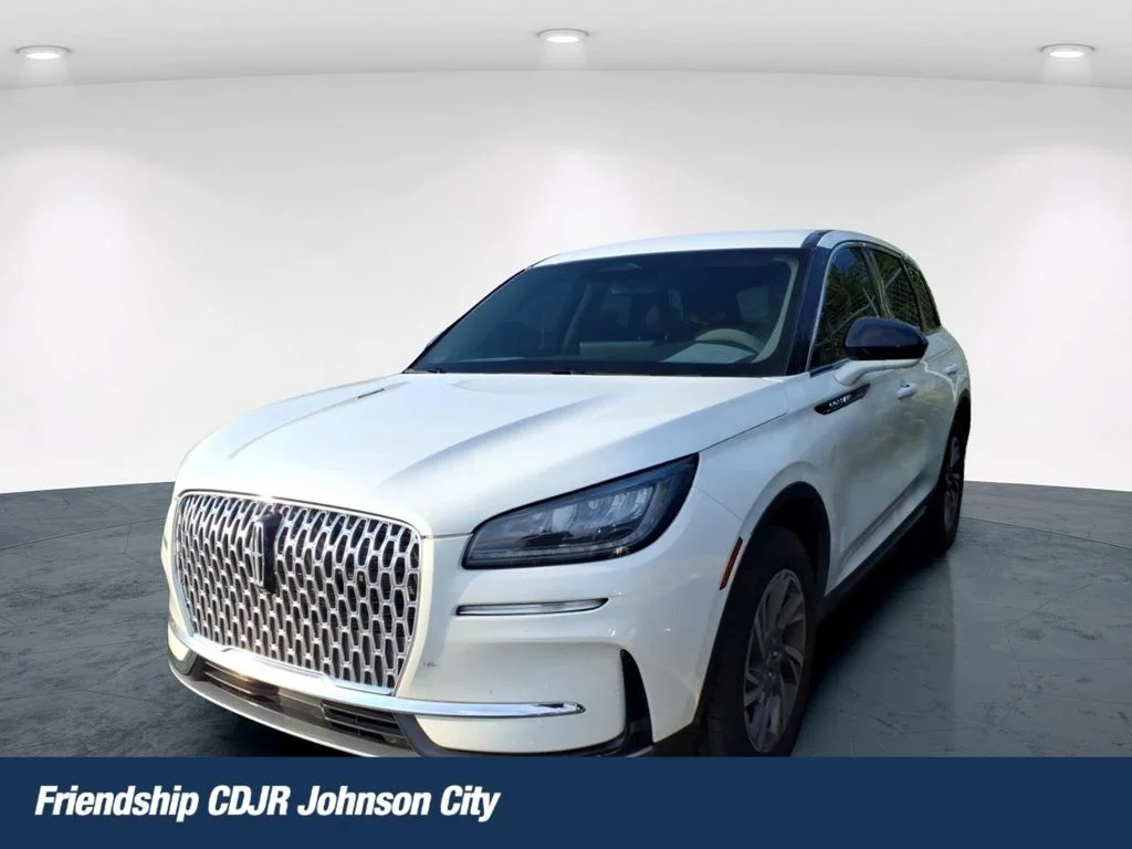 Used 2023 White Lincoln Standard image 1