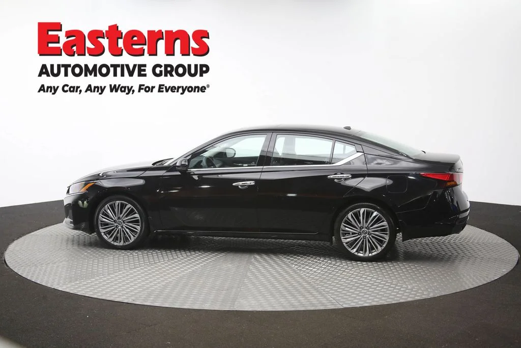 Used 2023 Black Nissan 2.5 SL image 61
