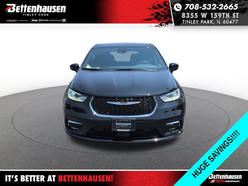 New 2026 Diamond Black Crystal Pearl-Coat Exterior Paint Chrysler Select image 14