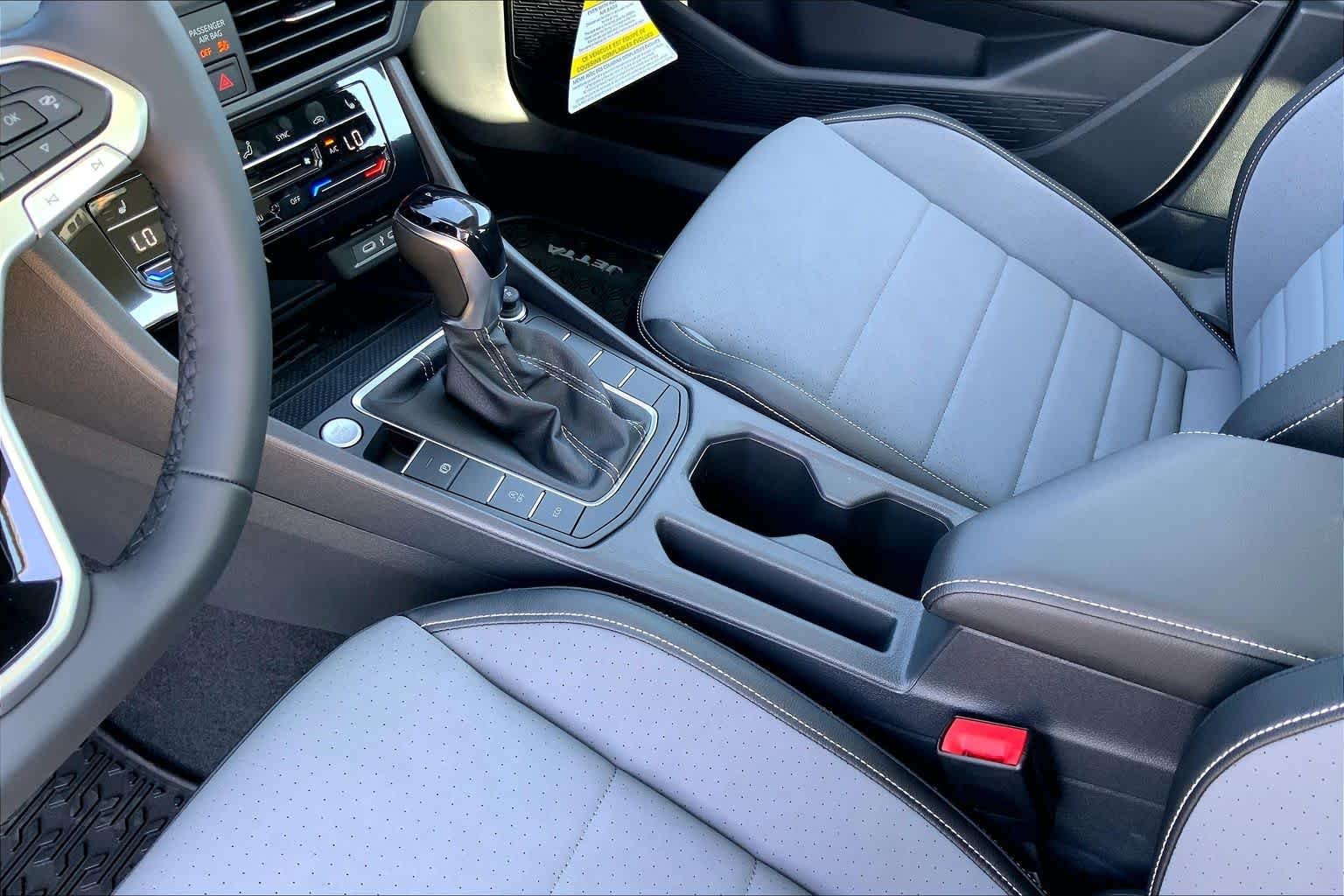 New 2026 Platinum Gray Metallic Volkswagen SE image 7