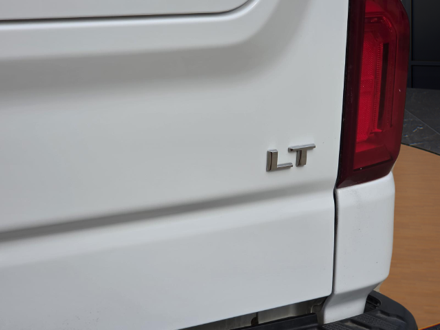 Used 2021 White Chevrolet LT Trail Boss image 29