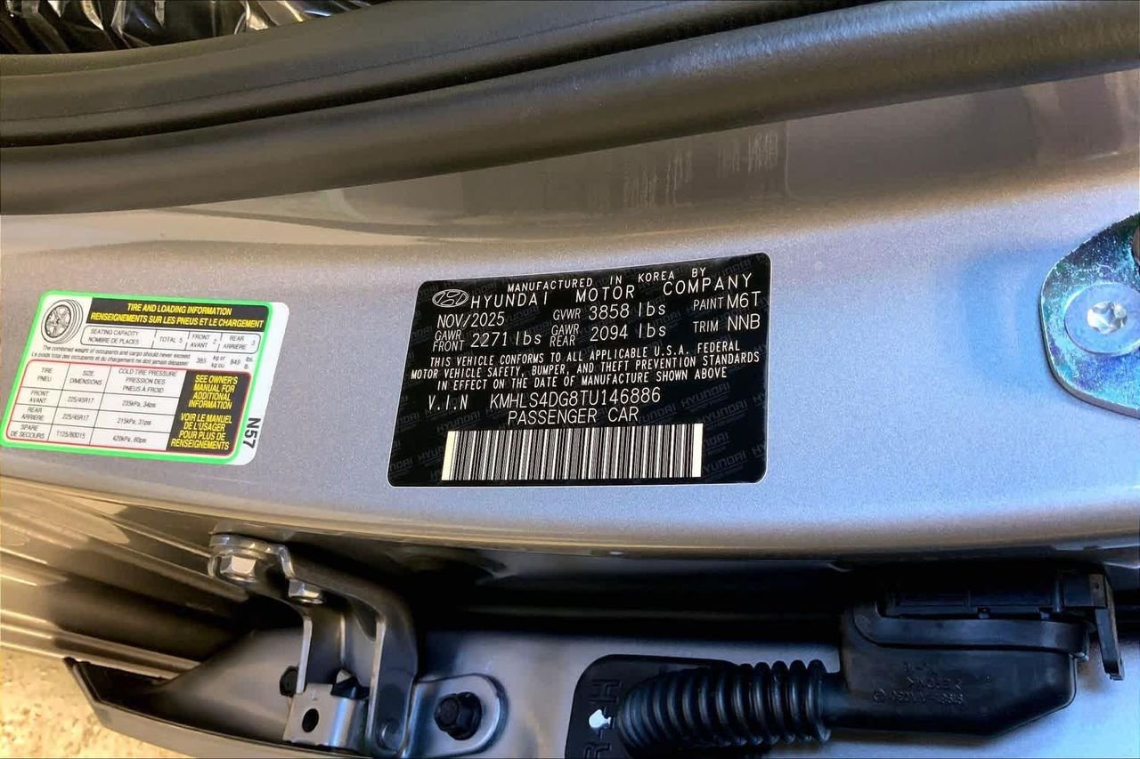 New 2026 Fluid Metal Hyundai SEL Sport Premium image 19