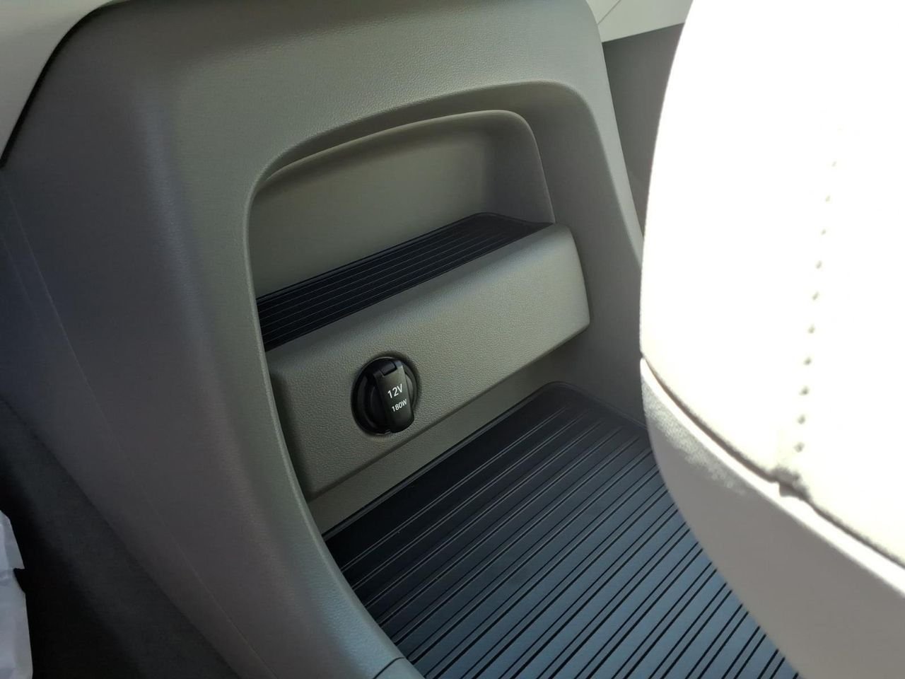 New 2026 Classy Blue Pearl Hyundai SEL Premium AWD image 31