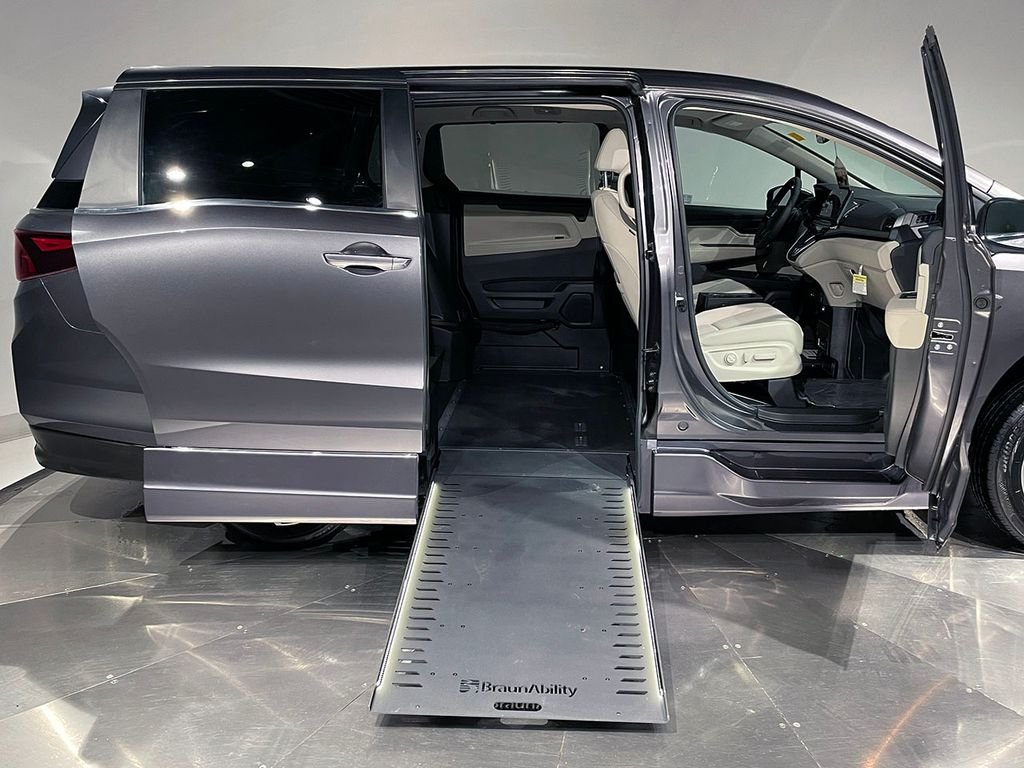 Used 2026 Gray Honda EX-L  - Wheelchair Accessible image 2