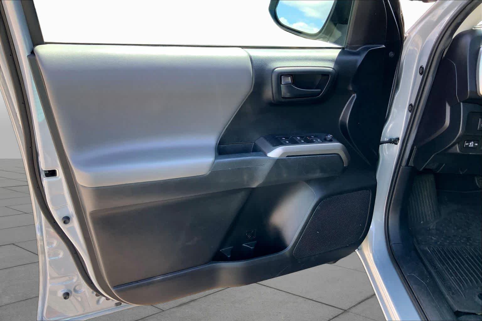 Used 2021 Cement Toyota SR5 image 20