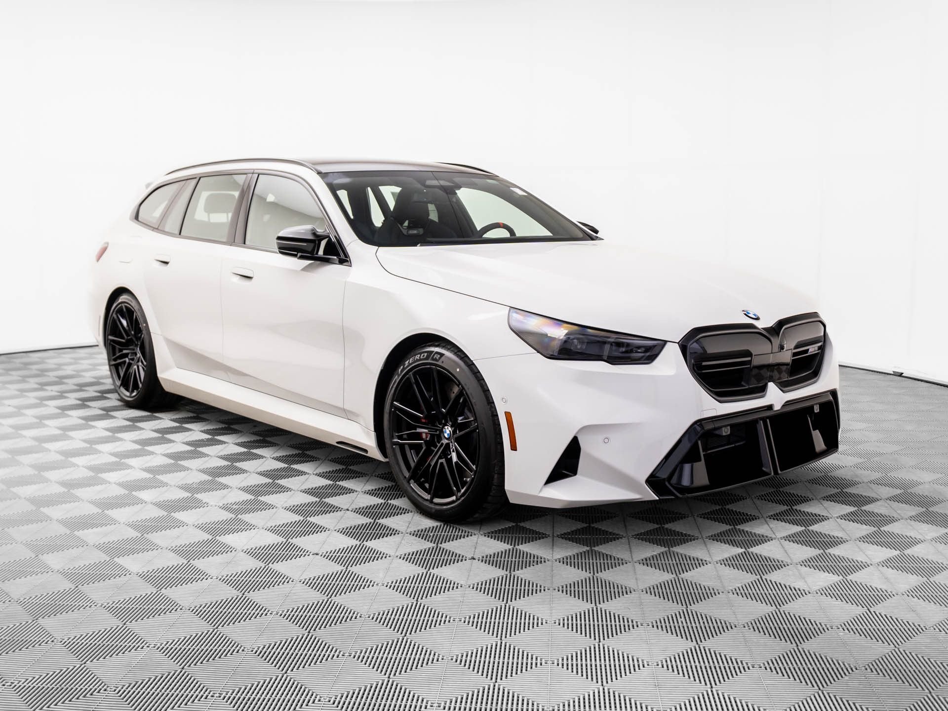New 2026 Alpine White BMW Base image 9