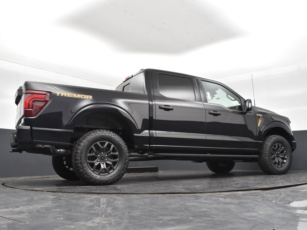 New 2026 Agate Black Metallic Ford Tremor® image 22