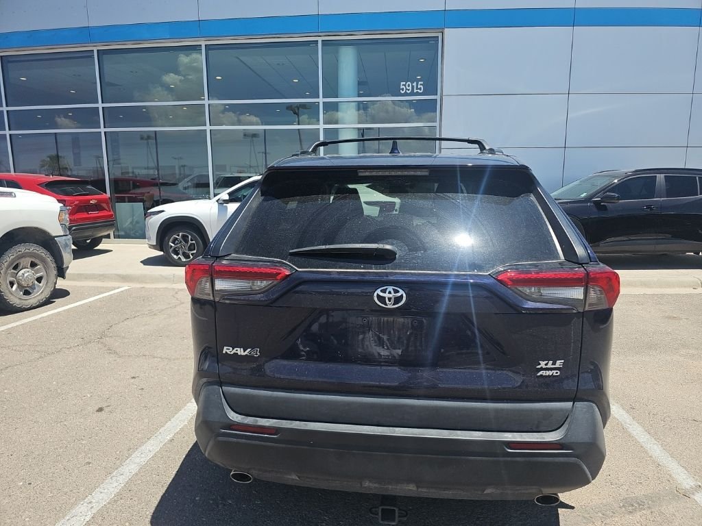 Used 2021  Toyota XLE image 27