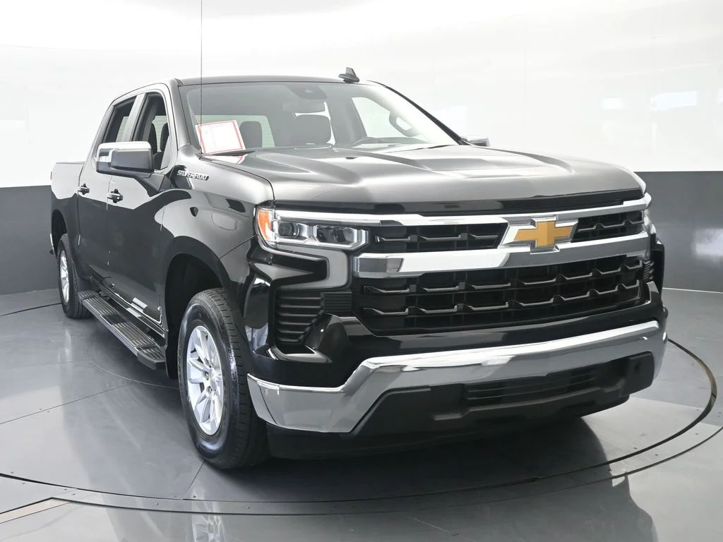 Used 2024 Black Chevrolet LT image 9