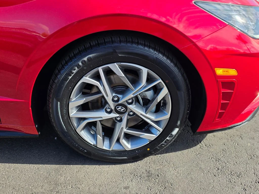 Used 2020 Red Hyundai SEL image 8
