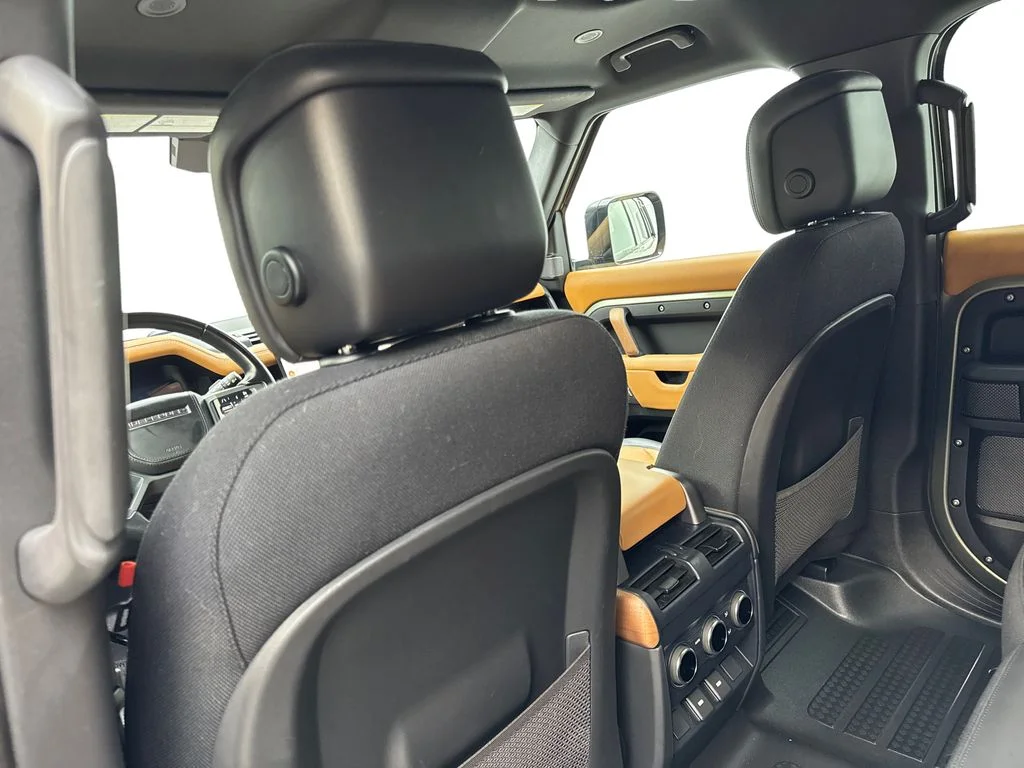 Used 2023 Green Land Rover X image 37