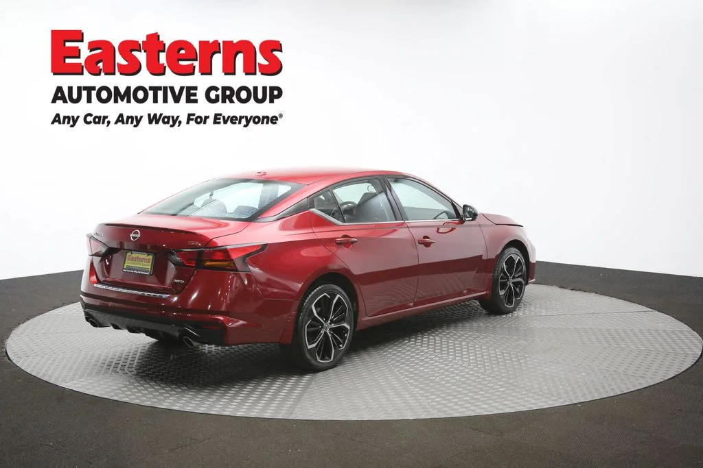 Used 2023 Red Nissan 2.5 SR image 39