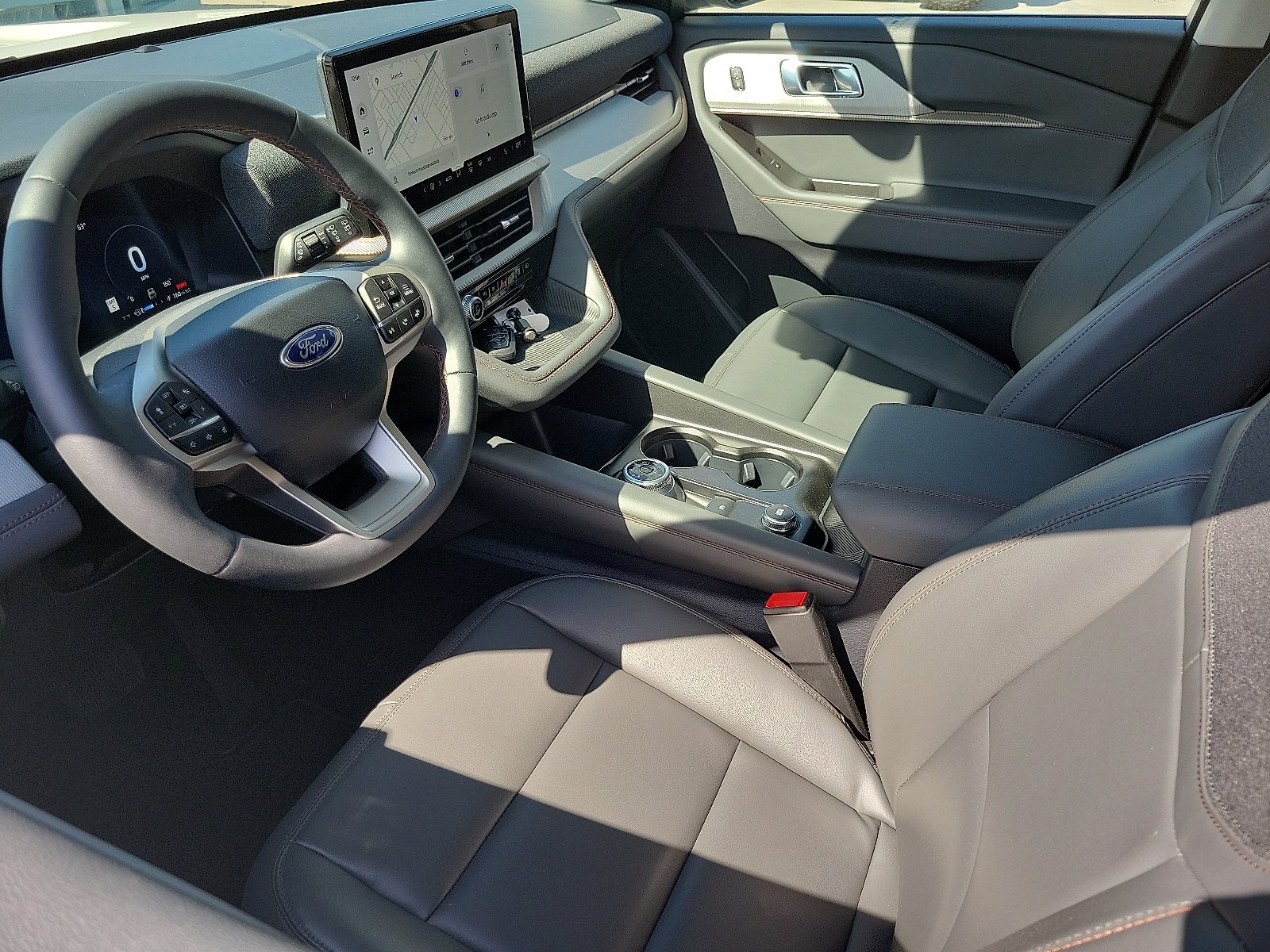 Used 2026 White Metallic Ford Active image 4