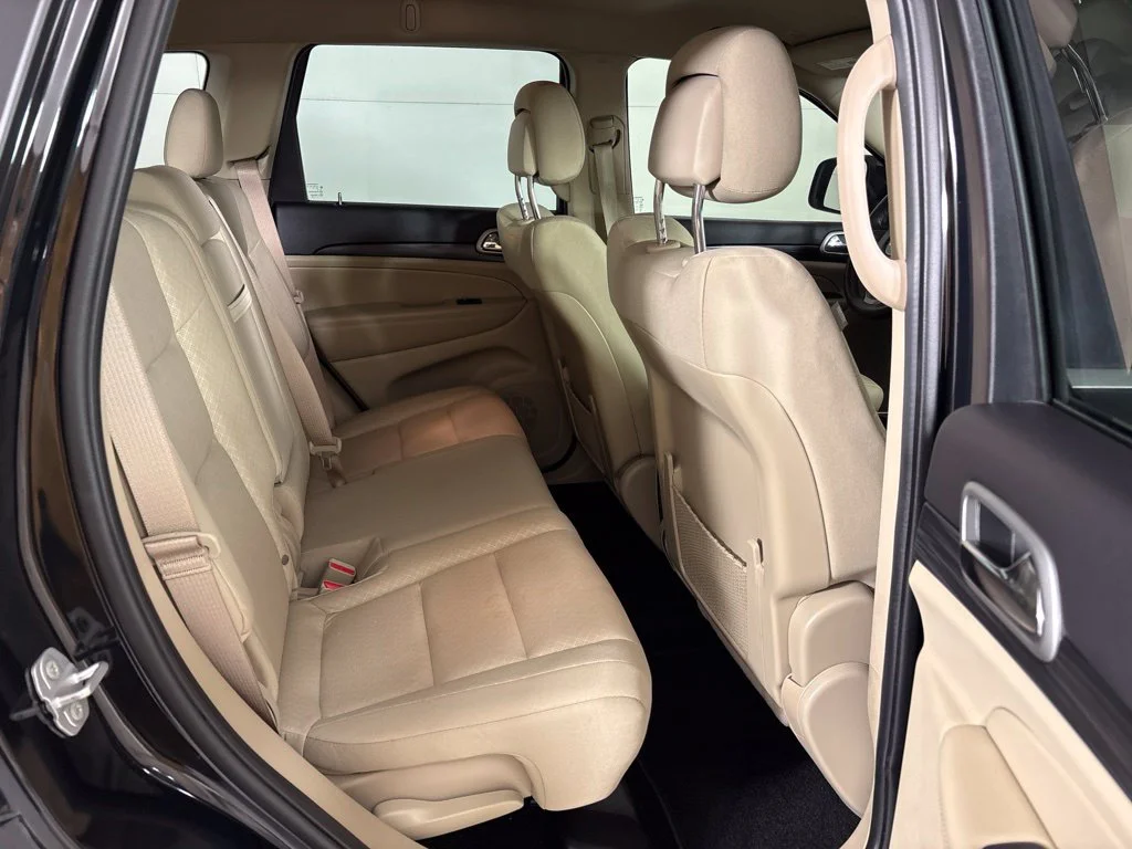 Used 2022 Black Jeep Laredo E image 18