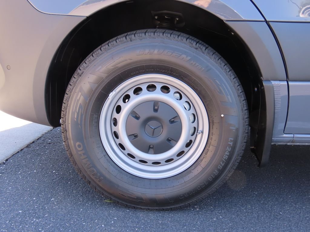 2025 Mercedes-Benz Sprinter Crew Van Base - Photo 34