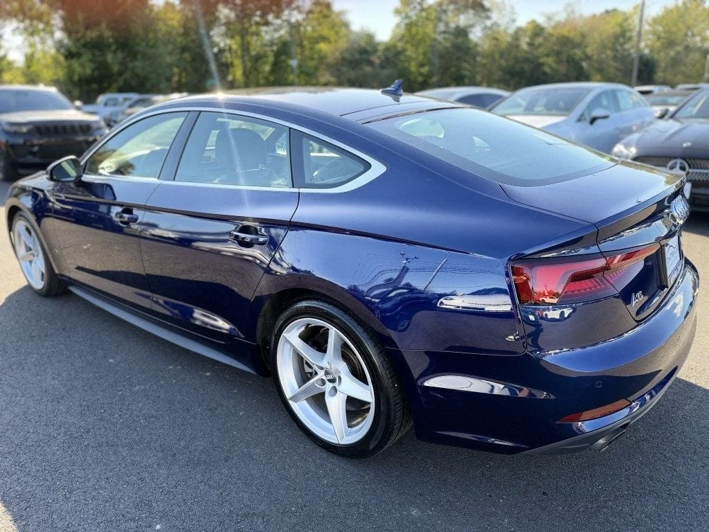 Used 2019 Navarra Blue Metallic Audi  image 5