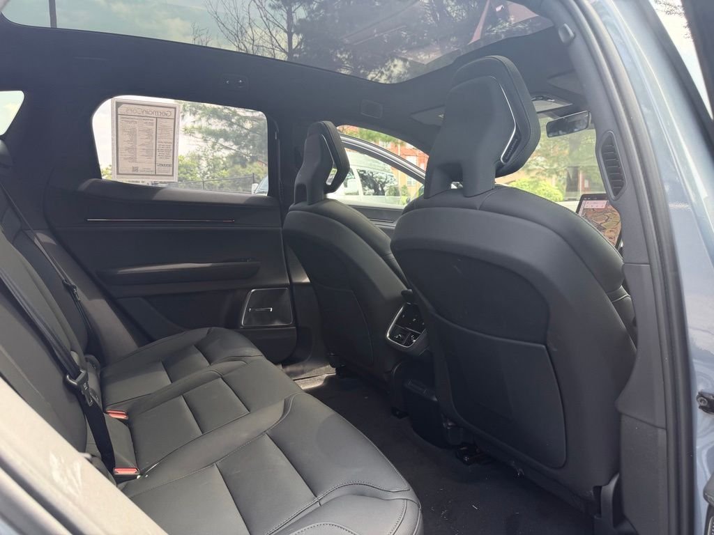 Used 2025  Polestar Long Range Dual Motor image 16