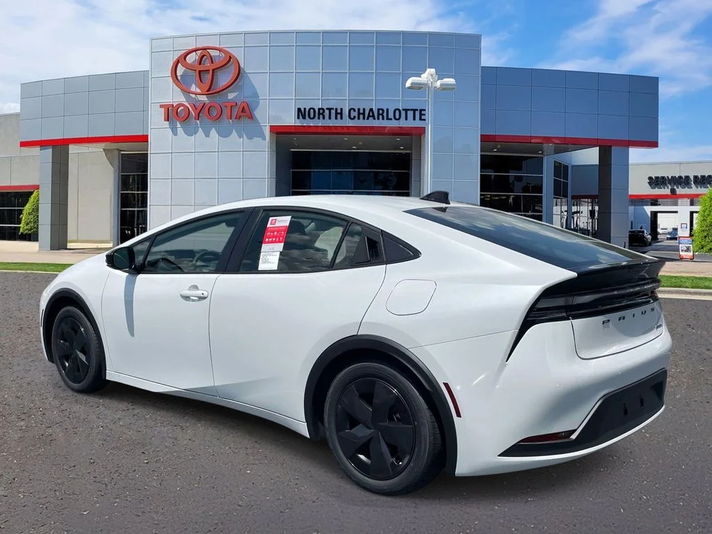 New 2026 Wind Chill Pearl Toyota SE image 5