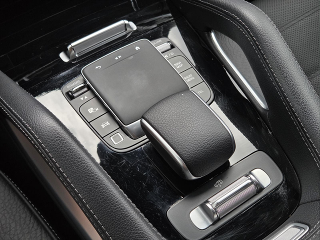 Used 2025 Black Mercedes-Benz GLS 580 image 23