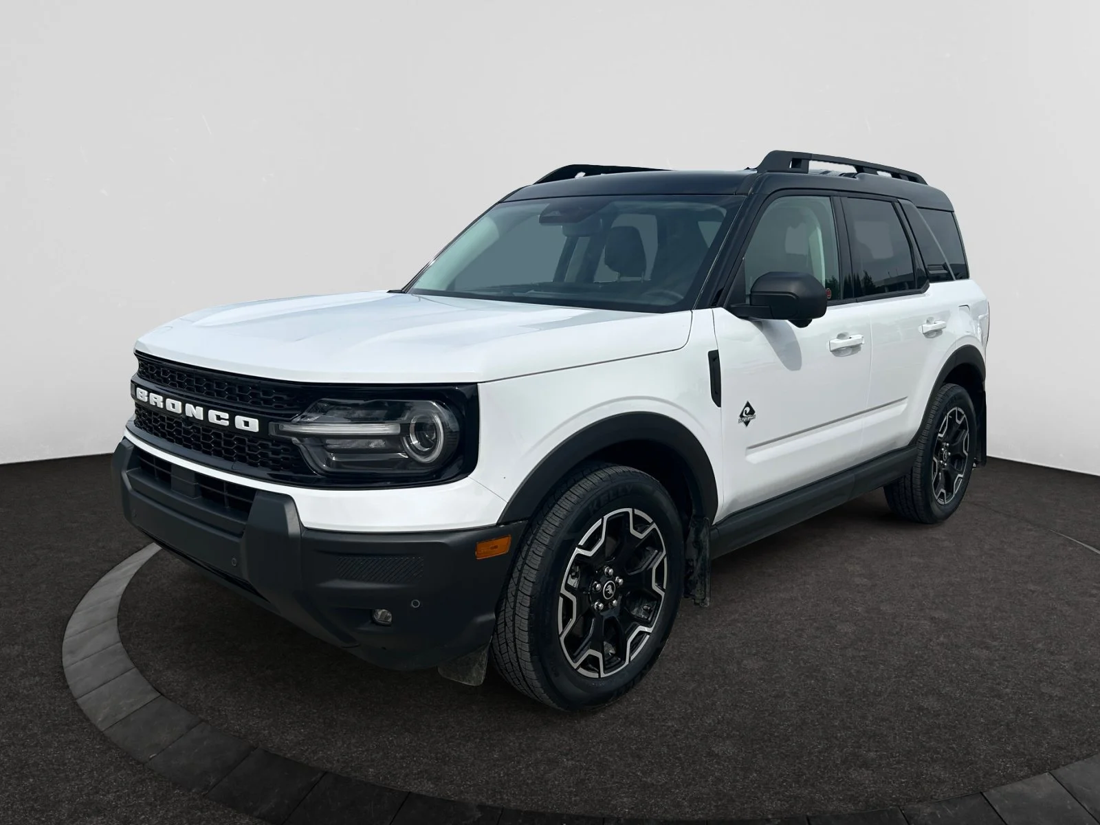 Used 2025 WHITE Ford OUTER BANKS image 1