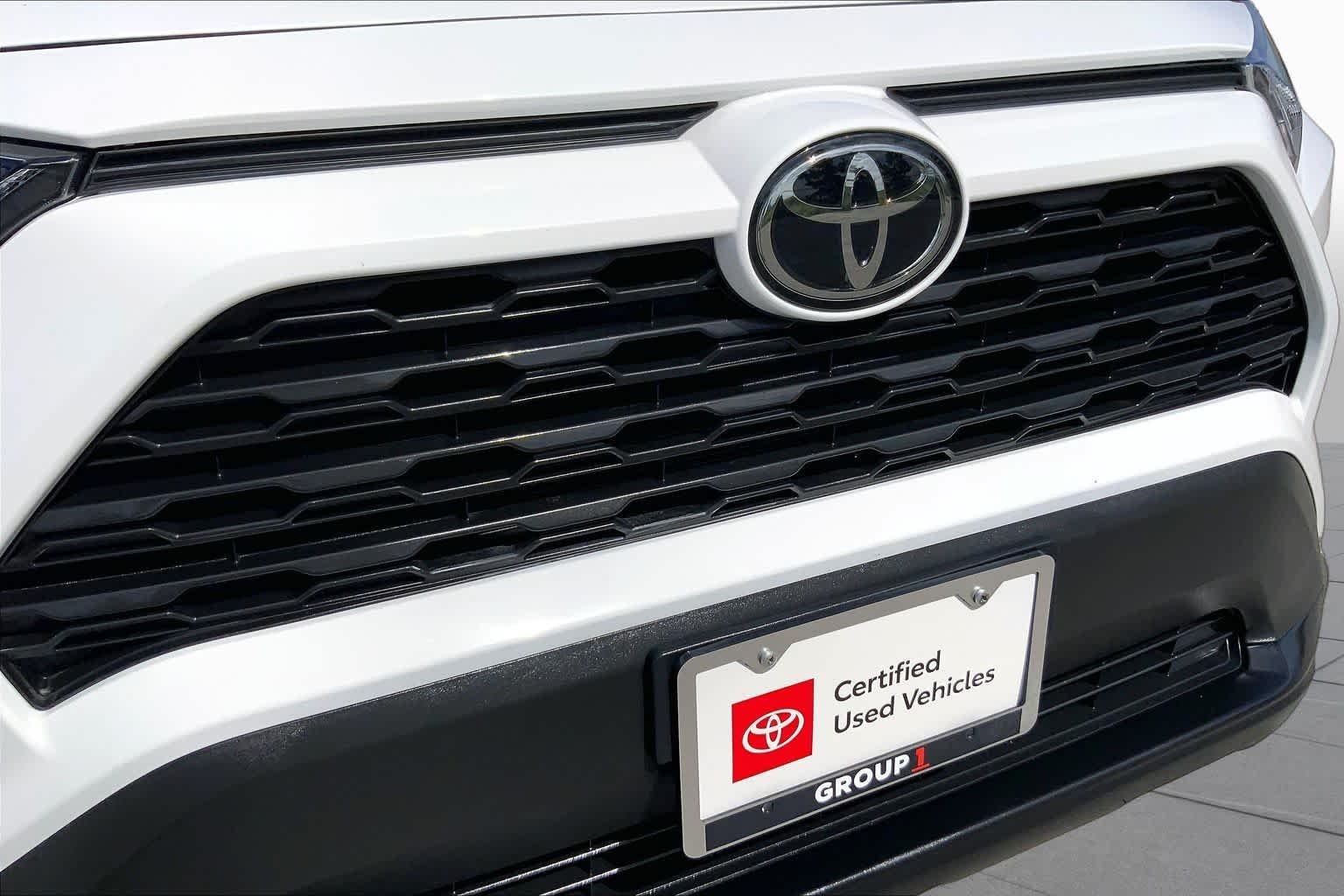 Used 2024 Ice Cap Toyota XLE image 29