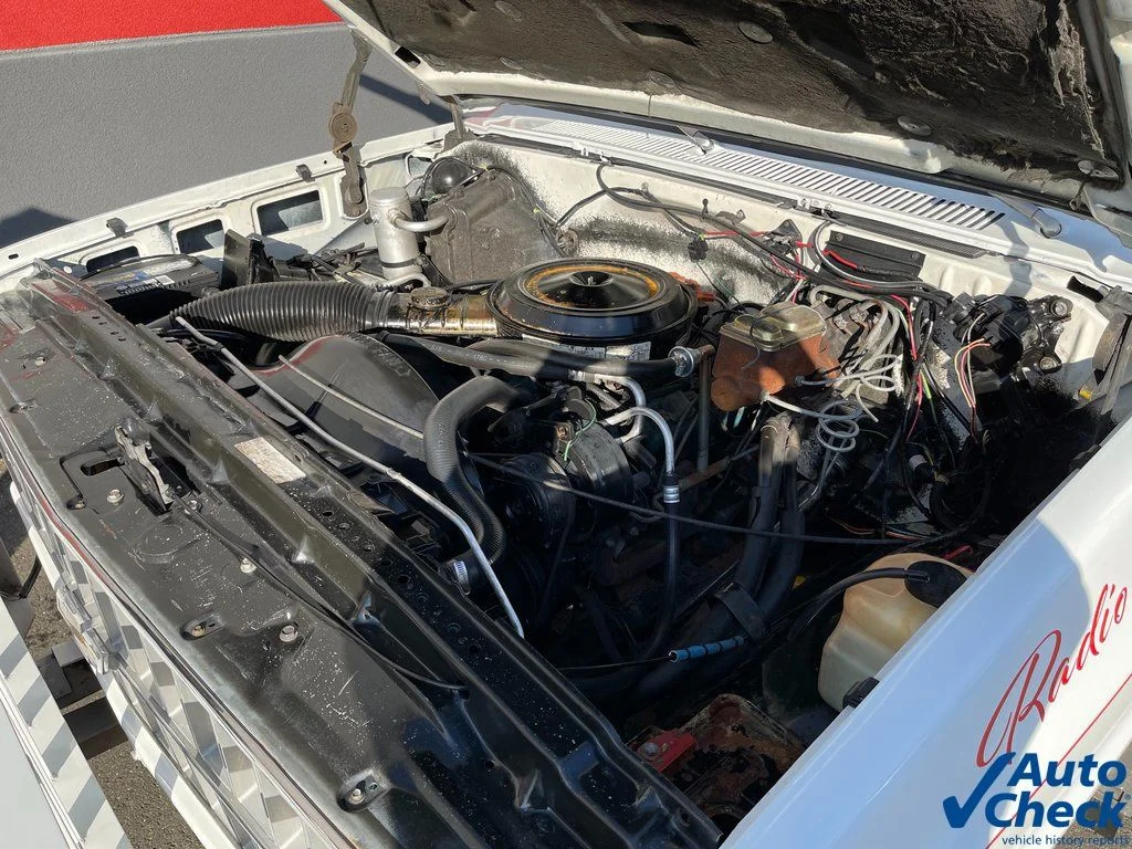 Used 1982 White Chevrolet  image 36