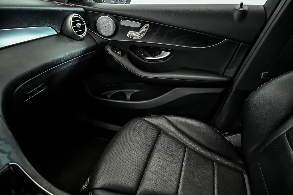 Used 2018  Mercedes-Benz GLC 300 image 25