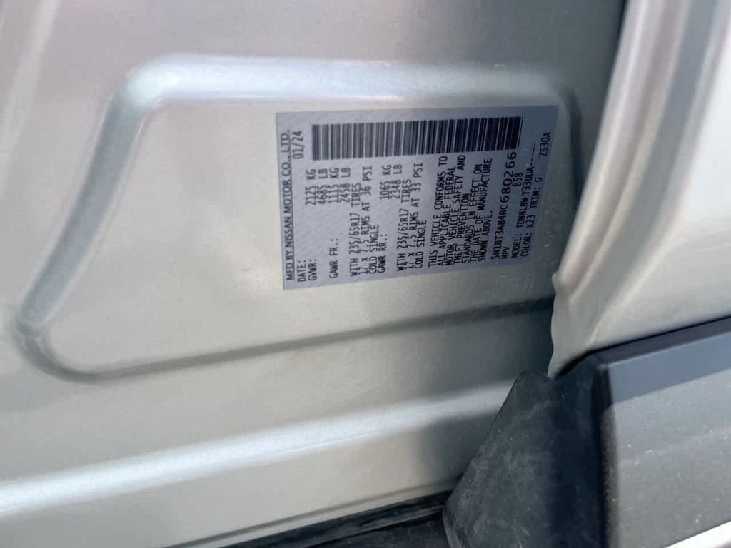 Used 2024 Silver Nissan S image 27