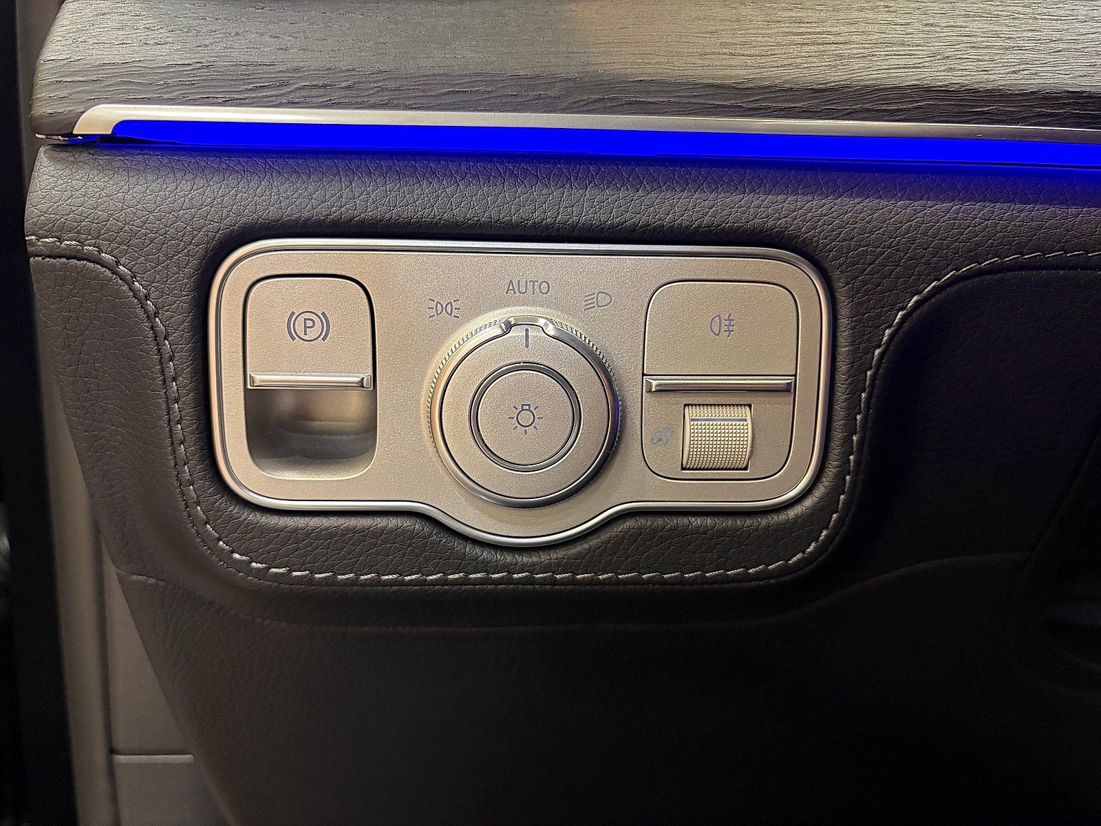 New 2026 Obsidian Black Metallic Mercedes-Benz 4MATIC® image 51