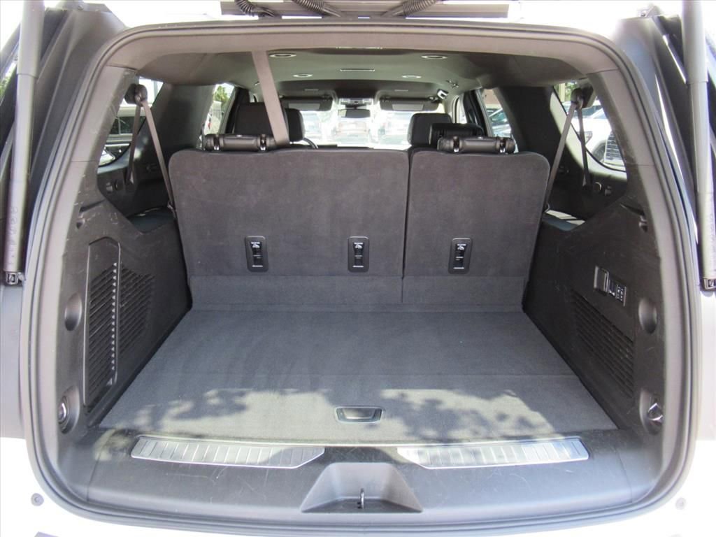 Used 2025 Summit White GMC Denali image 33