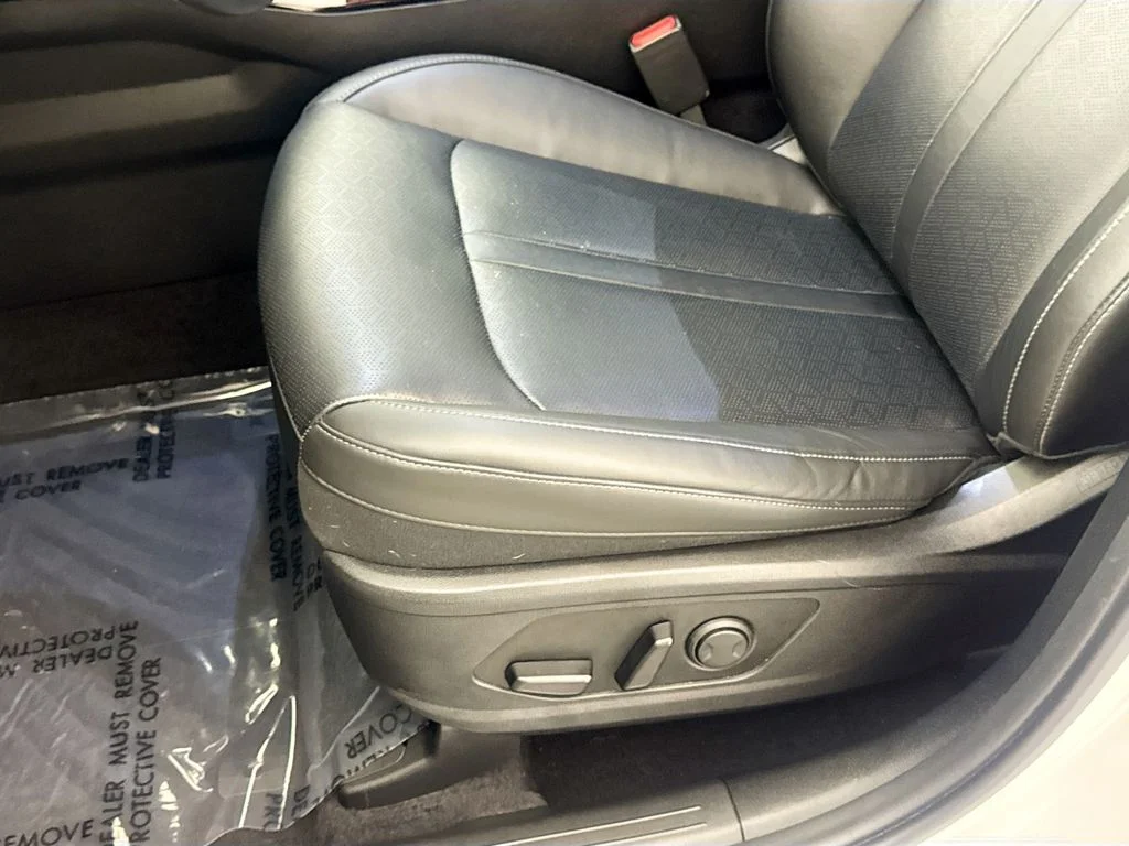 Used 2023 White Kia SX image 18