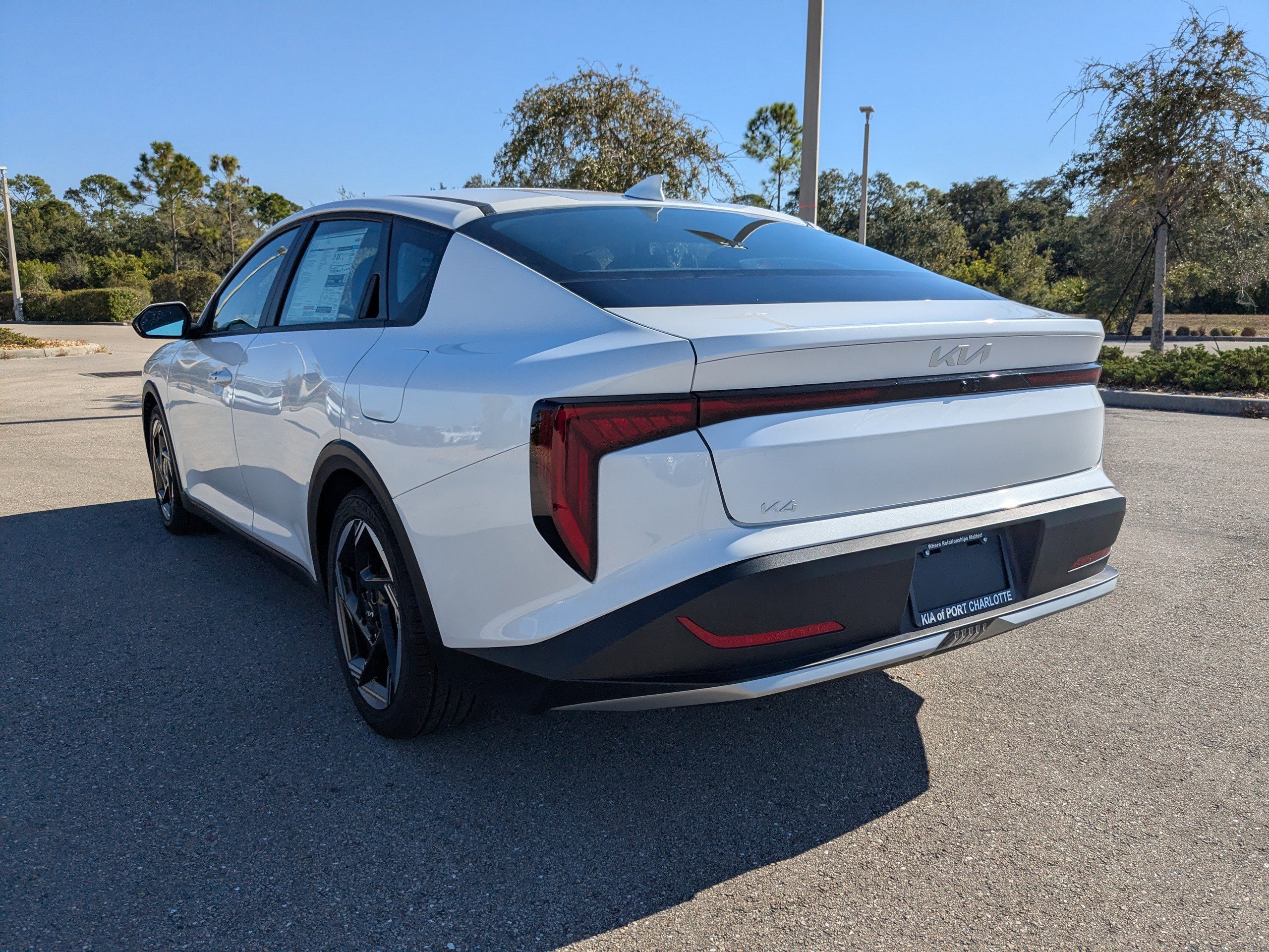 New 2025 Snow White Pearl Kia EX image 7