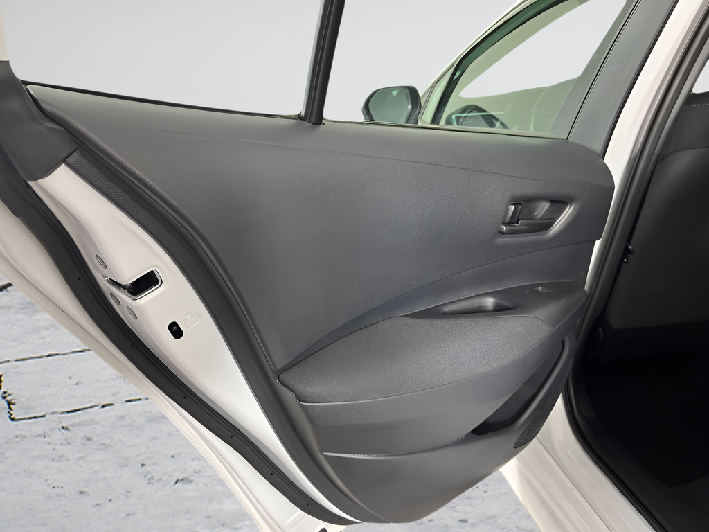Used 2025 Ice Toyota LE image 11