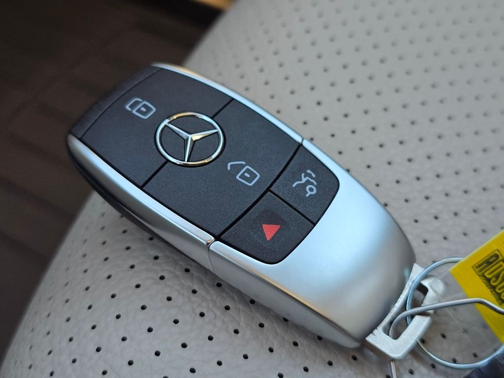 Used 2021 Blue Mercedes-Benz GLC 300 image 35