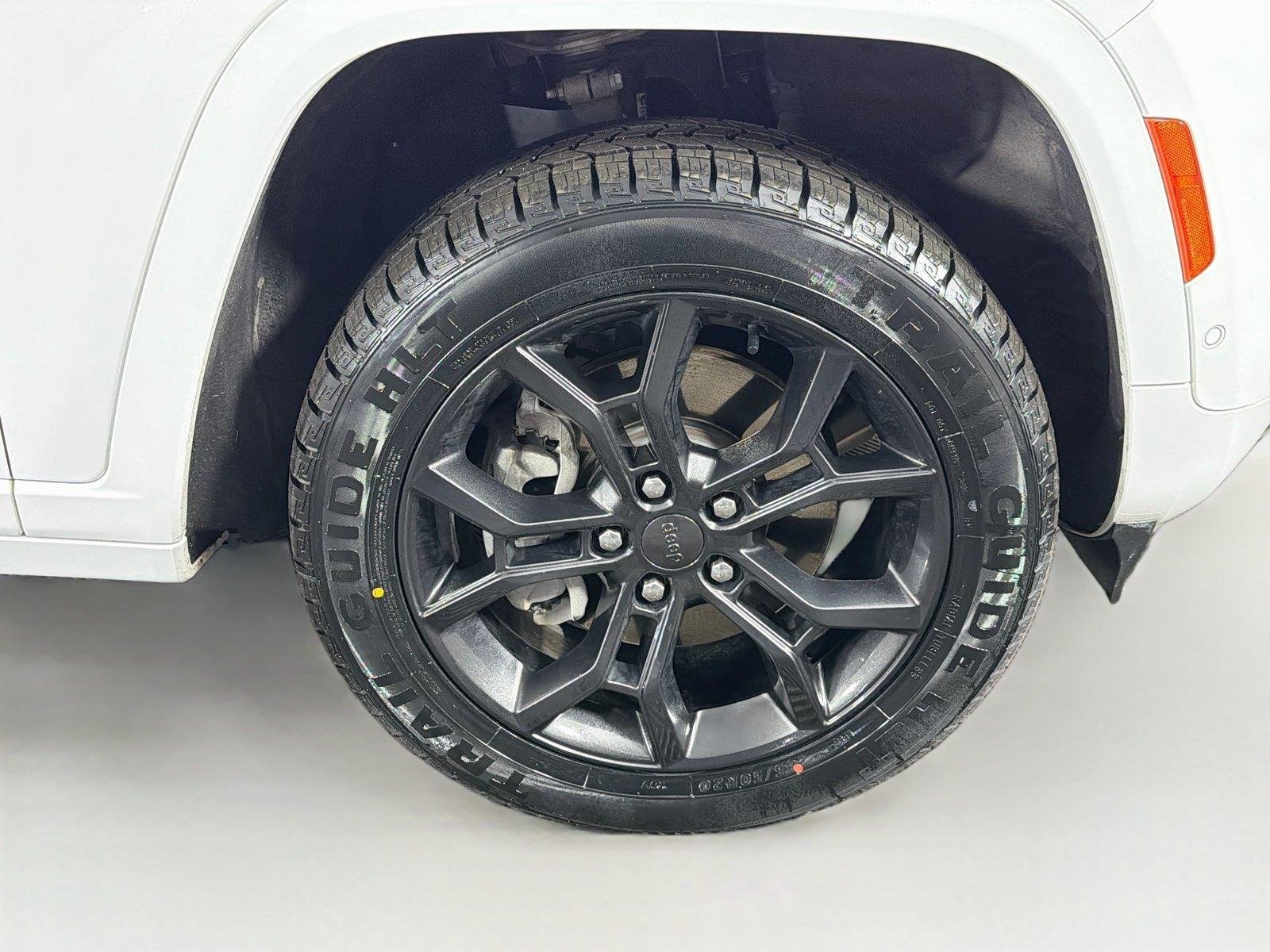 Used 2023  Jeep 30th Anniversary image 37
