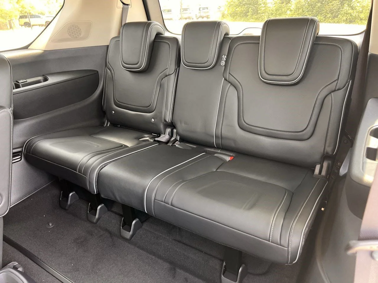 New 2027 BLACK OBSIDIAN INFINITI Luxe 2WD image 29