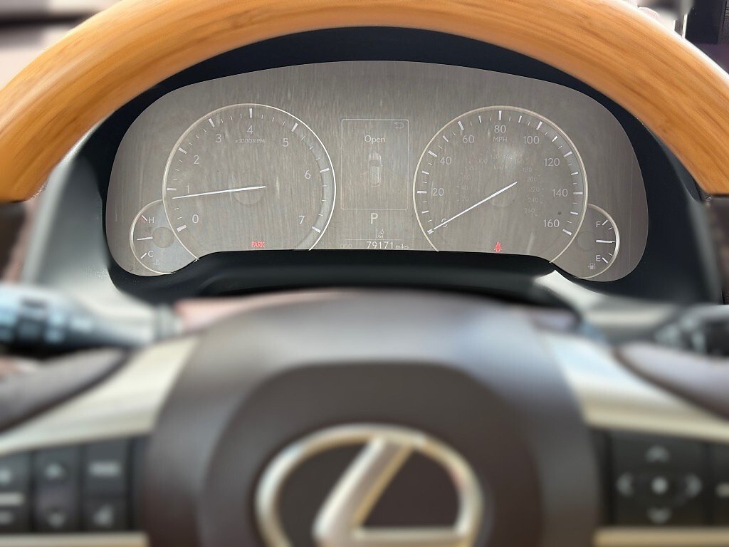 Used 2017 BAIGE Lexus Base image 15