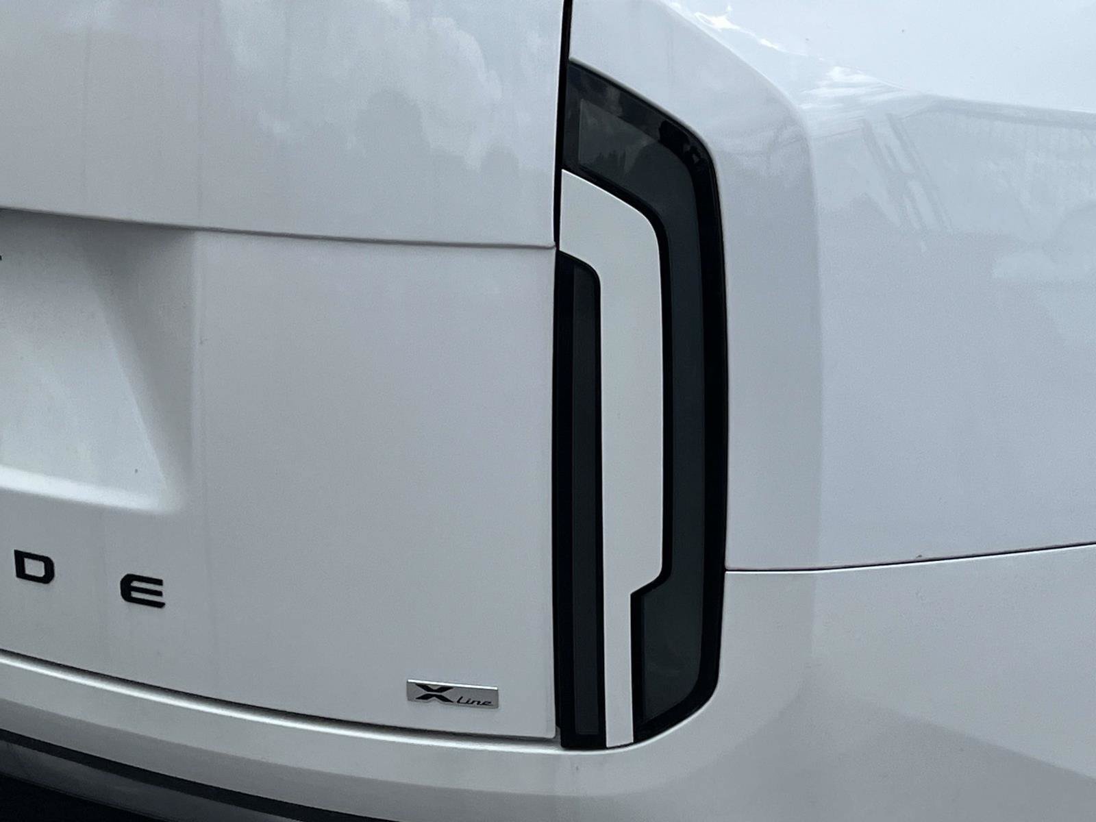 New 2027 Glacial White Pearl Kia SX image 10