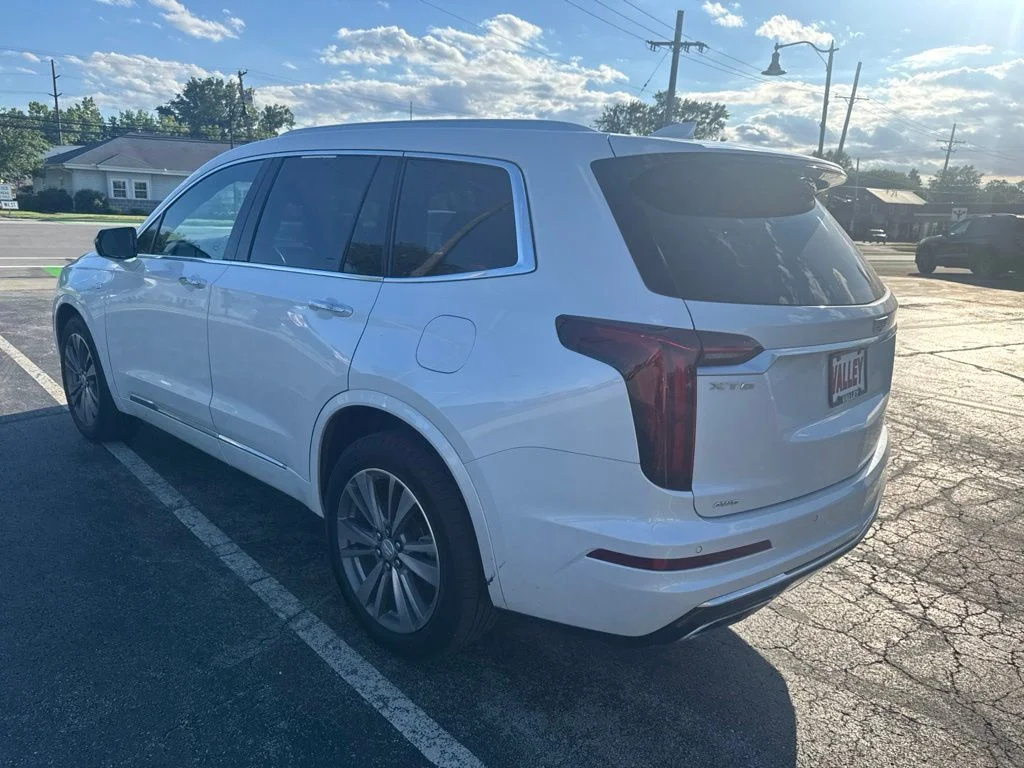 Used 2021 Crystal White Tri-Coat Cadillac Premium Luxury image 5