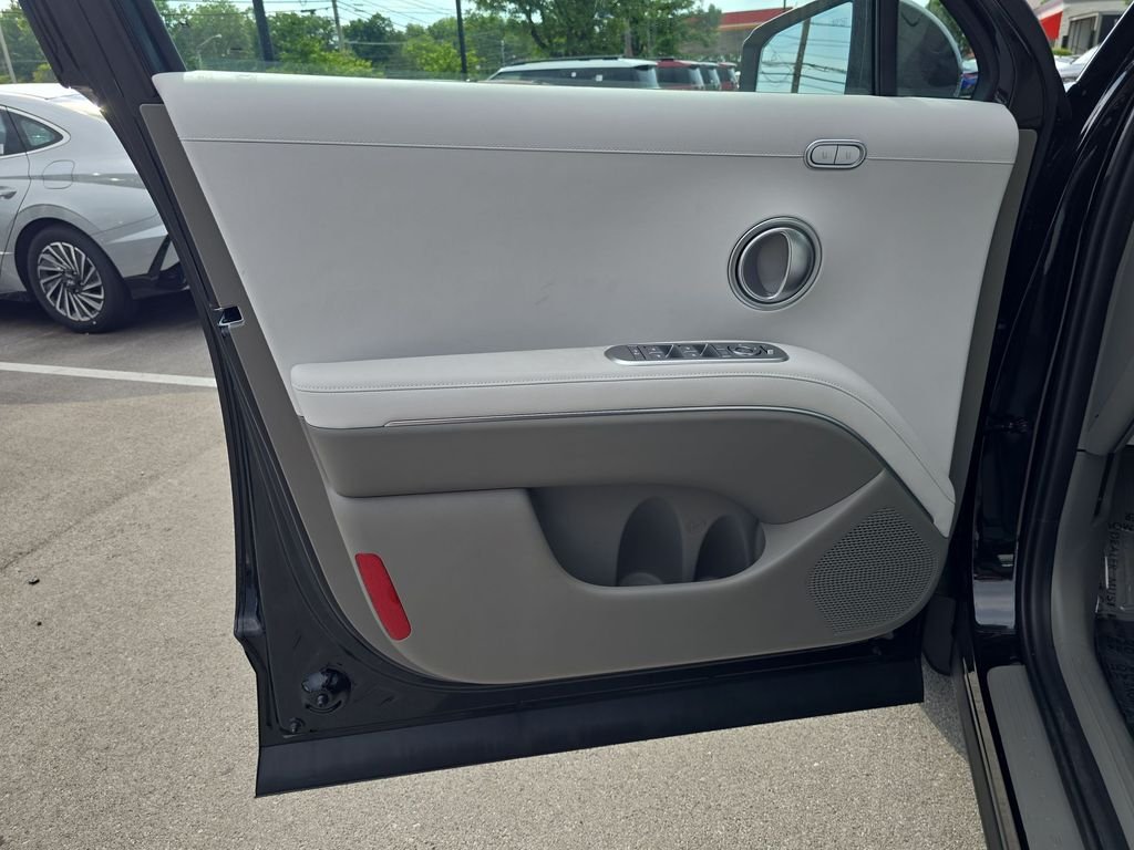 New 2026 Black Hyundai SEL Premium 7P image 13
