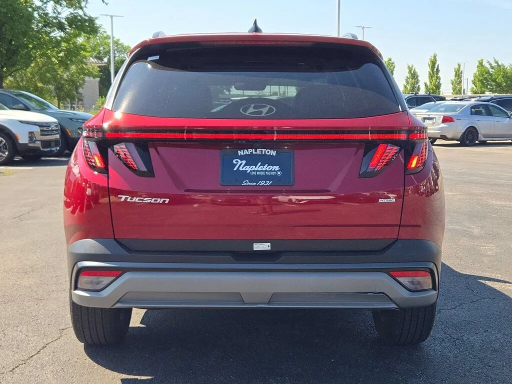 Used 2025 Red Hyundai SEL Convenience image 12
