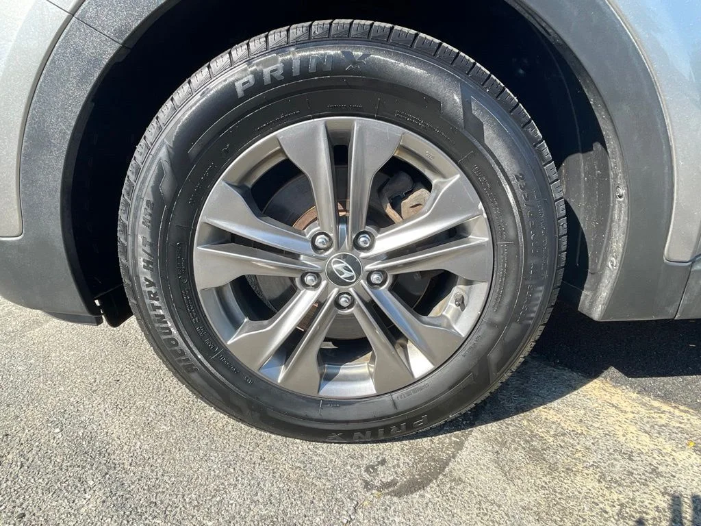 Used 2015 Gray Hyundai Base image 9