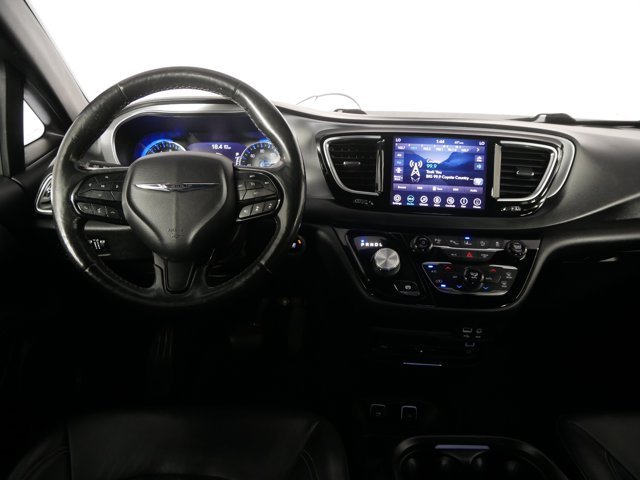Used 2019 Brilliant Black Crystal Pearlcoat Chrysler Touring L Plus image 25