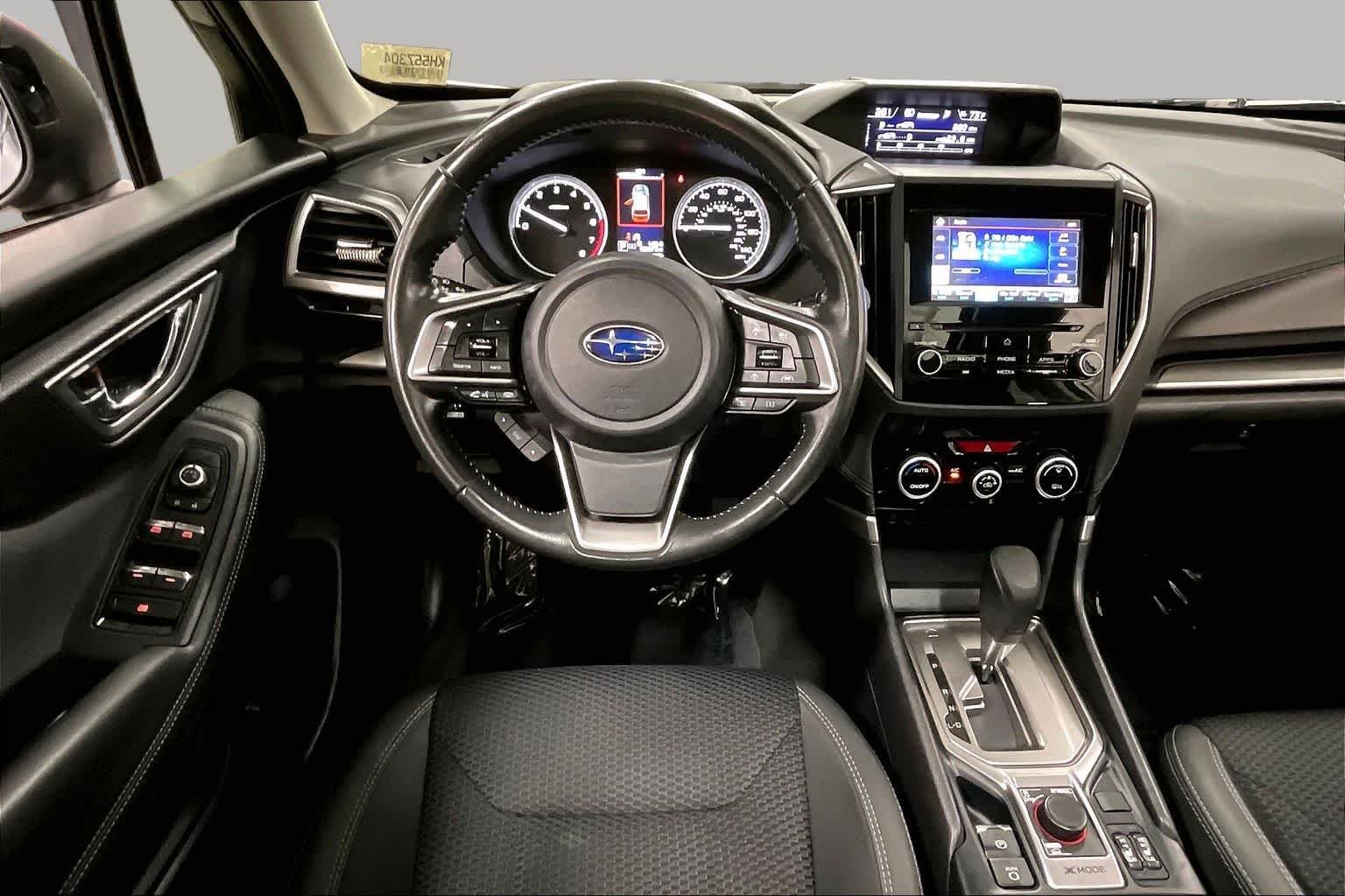 Used 2019 Ice Silver Metallic Subaru Premium image 6