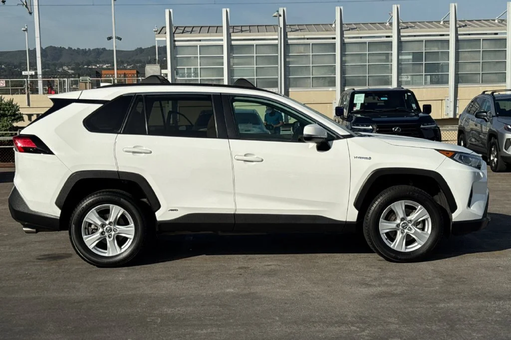 Used 2021 Super White Toyota XLE image 3