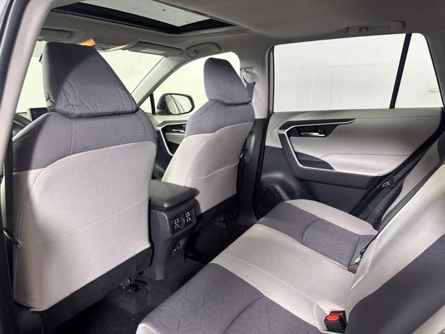 Used 2019 Silver Toyota XLE image 12