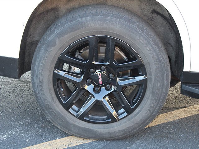 Used 2021 White Frost Tricoat GMC SLT image 8
