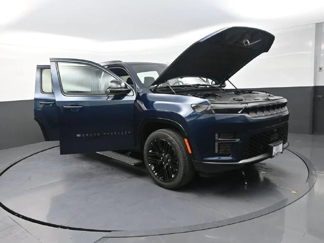 New 2026 Fathom Blue Pearl-Coat Exterior Paint Jeep Limited Reserve image 29